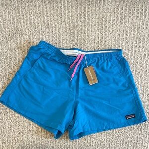 Patagonia women’s baggies shorts 5”